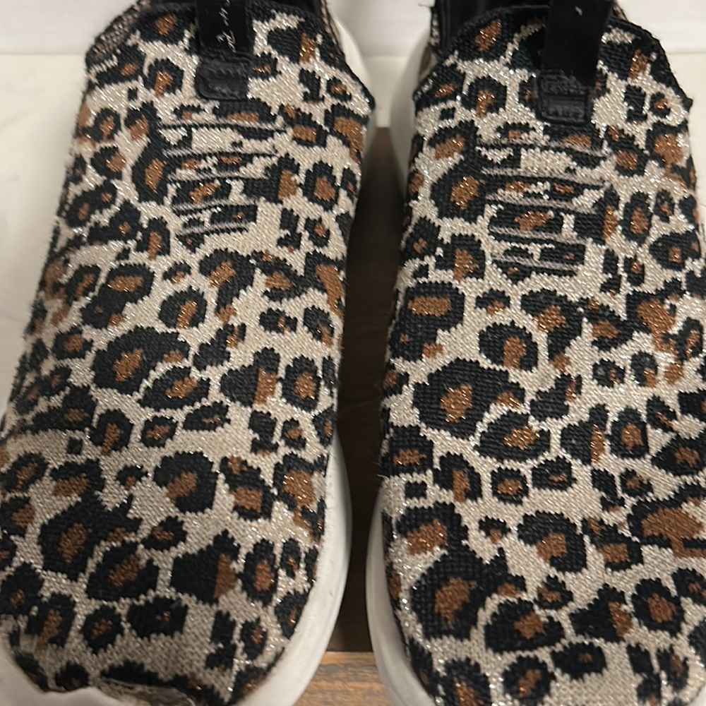 Sketchers Air Cooled Memory Foam Sneaker - image 4